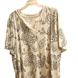 Liz & Me Essentials White & black tunic